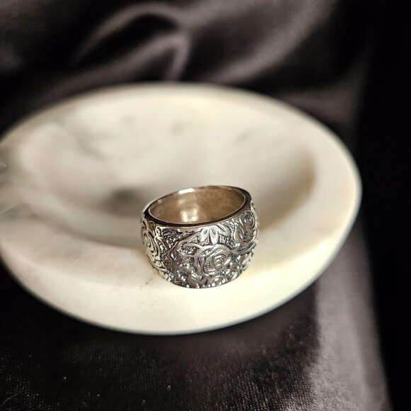 Silpada Vintage Wide Band Silver Ring 8.5 Christmas Holiday - Picture 2 of 7